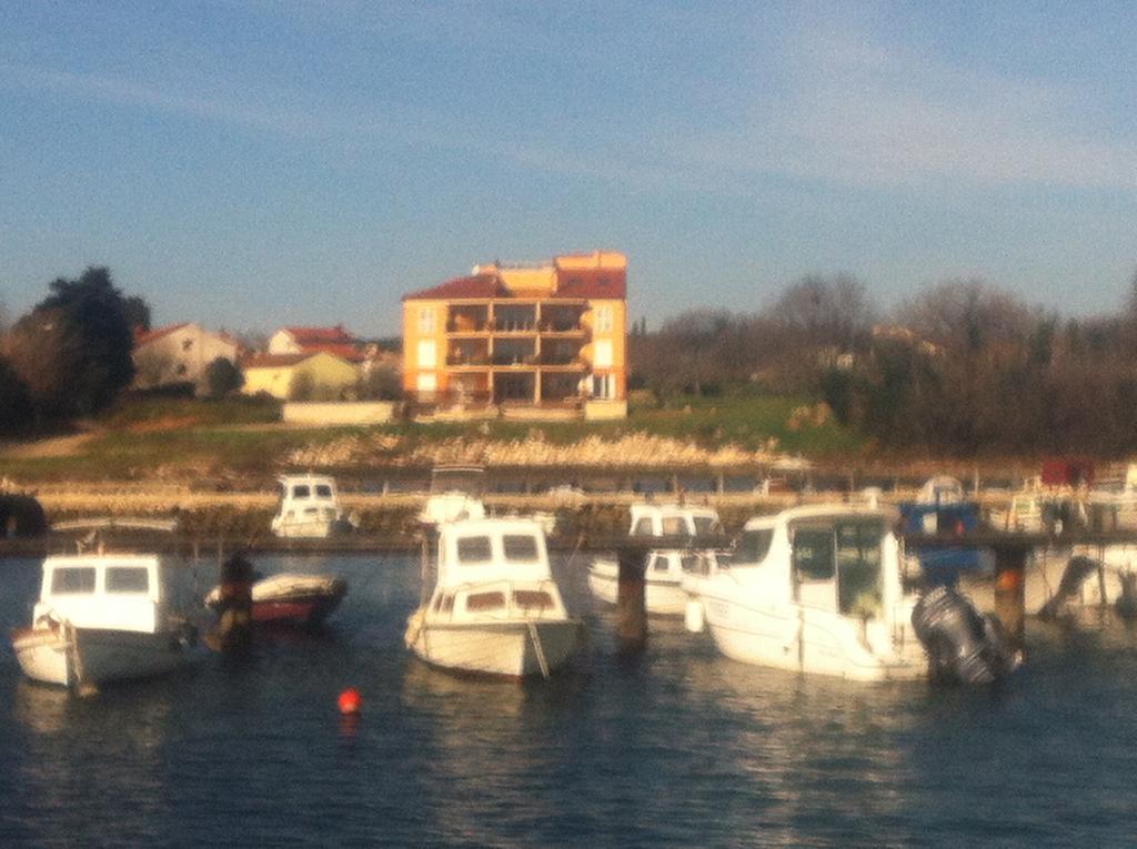 Apartment Lorenzo Pomer Εξωτερικό φωτογραφία