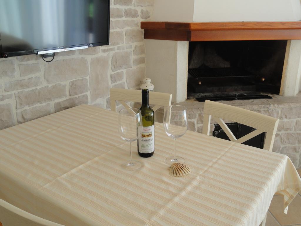 Apartment Lorenzo Pomer Εξωτερικό φωτογραφία